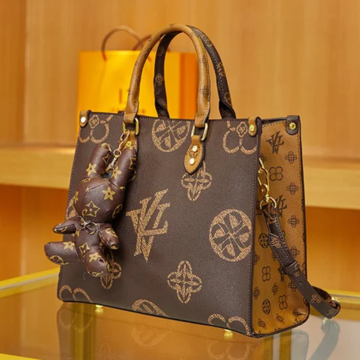 Rated 5/5⭐ Luxurious tote bag Join our community 🫵🔥 Free shipping!!!